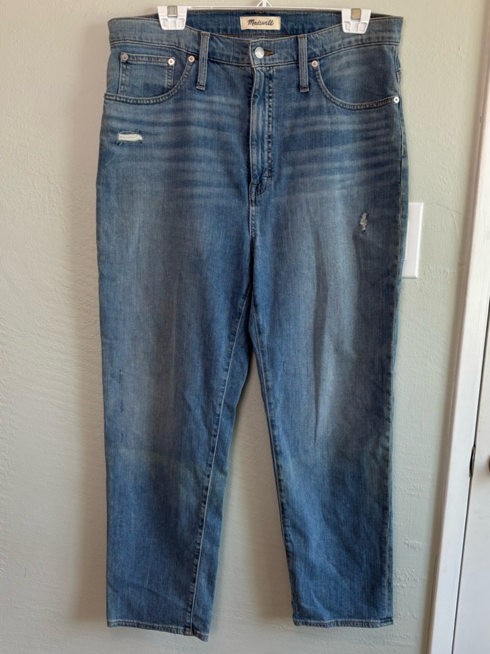 Bundle 2/$30! Madewell Women's Classic Straight-Leg Jeans in Medium Blue Wash 32
